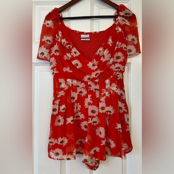 Urban Outfitters Red Floral Romper Size Small - Picture 3 of 12